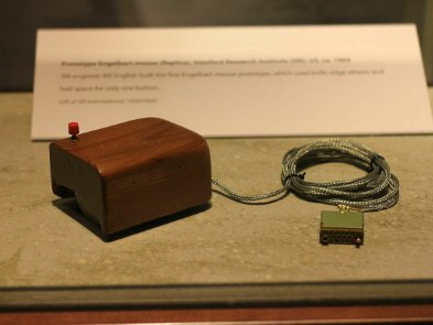 Як змінювалася комп'ютерна мишка: від дерев'яного куба до моделей з сенсорним тачпадом
