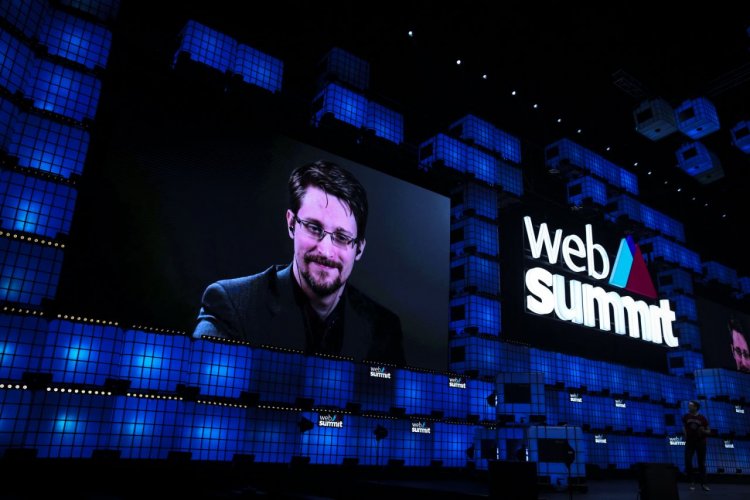 «Данные не безвредны». О чем говорил Эдвард Сноуден на Web Summit в Лиссабоне