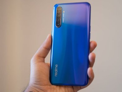 Недорогий флагман Realme X50 5G отримав рекордно швидку зарядку