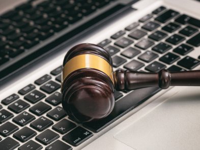 Українцям видаватимуть офіційні електронні адреси разом з паспортами