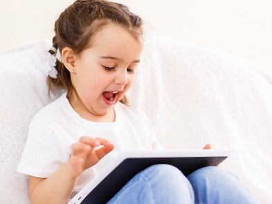 Штучний інтелект почне вчити дітей читати у найближчі півтора роки – Білл Гейтс