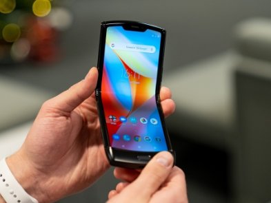 Motorola RAZR (2019): випустили відеоінструкцію з догляду за гнучким смартфоном