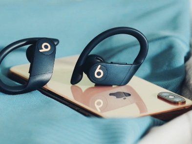 Beats представила беспроводные наушники Powerbeats Pro: компоненты от AirPods, но без беспроводной зарядки кейса