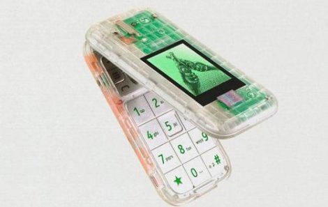 Nokia випустить "нудний телефон" – без соцмереж і додатків, але зі "змійкою"