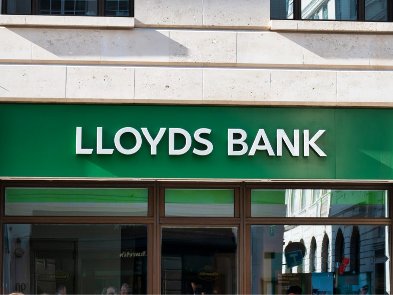 Британський банк Lloyds частково залишить без звичних сервісів 2 млн клієнтів. У чому причина