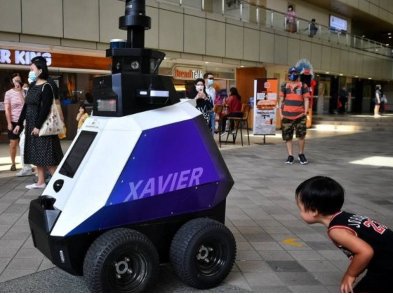 Роботы приступили к охране общественного порядка в Сингапуре