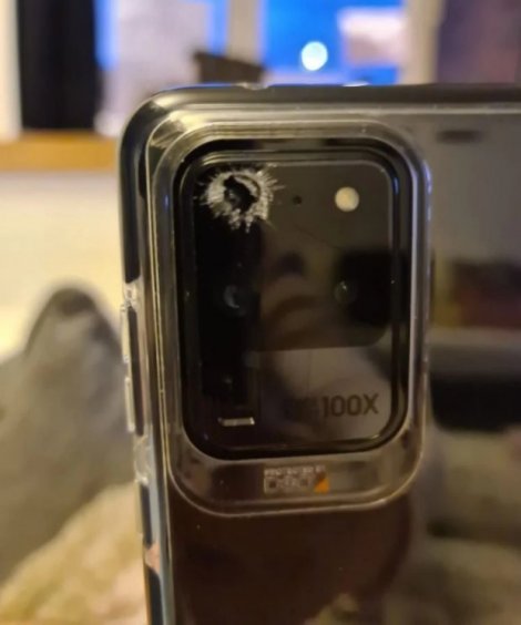 Камера Galaxy S20 Ultra покривається тріщинами: користувачі публікують фото
