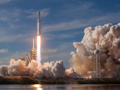 SpaceX вивела в космос три супутники під час шостої за всю історію місії Falcon Heavy