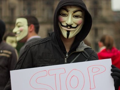 Компания зятя Лаврова подверглась атаке Anonymous