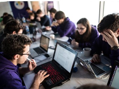 Минцифры планирует обновить курс информатики в школах