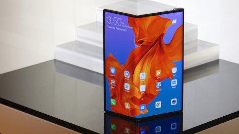 Huawei утверждает, что продает по 100 тысяч складных смартфонов Mate X в месяц