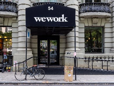 Компанія WeWork скандального Адама Ньюмана планує подавати на банкрутство