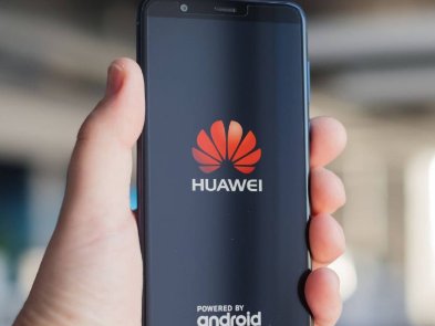 Huawei має "таємний" доступ до мобільних мереж у світі, – радник Трампа