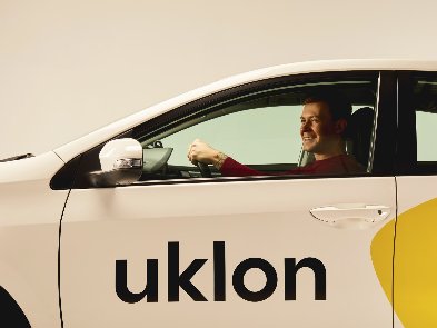 Uklon запустив у Києві новий клас таксі, яким можна їздити смугою для громадського транспорту
