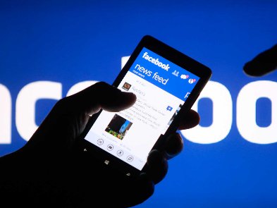 Facebook подал в суд на двух украинцев