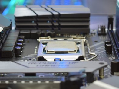 Дебют мобильных чипов Intel Core 9-го поколения намечен на апрель