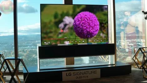 LG впустила анонс OLED-телевизора, скручивающегося в рулон