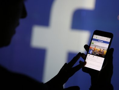 Facebook помогает криптомошенникам рекламировать их схемы
